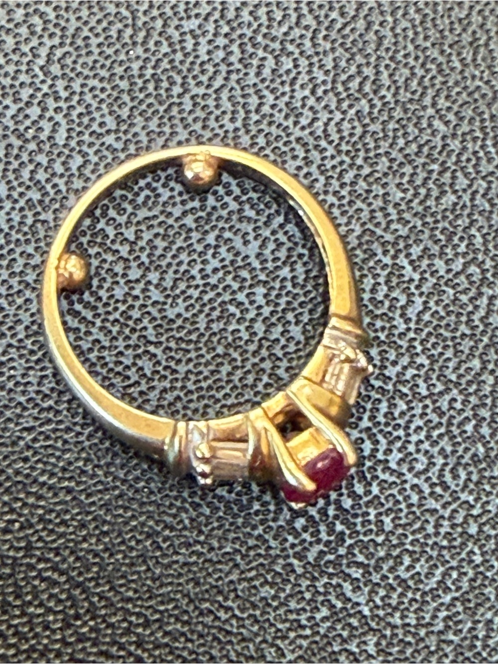 Vintage 14k solid gold ruby ring - Picture 3 of 11